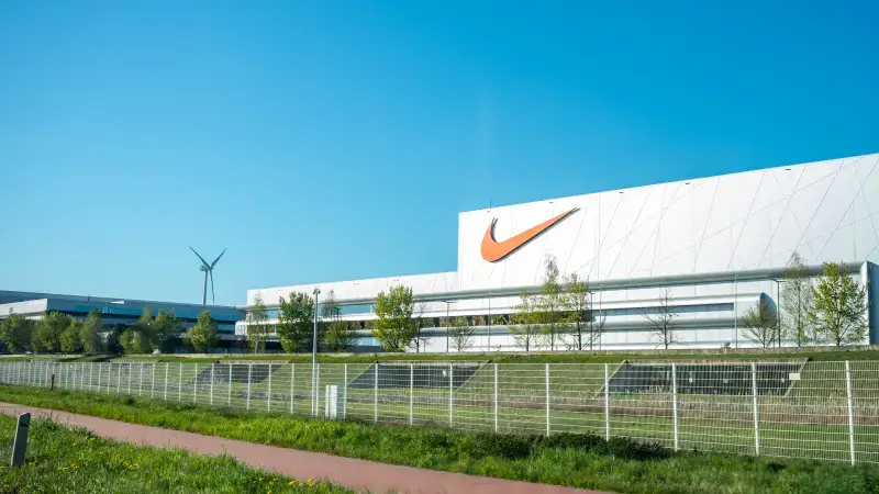 Sociaal overleg bij Nike stilgelegd: nieuwe info zet hele personeelsstructuur onder druk
