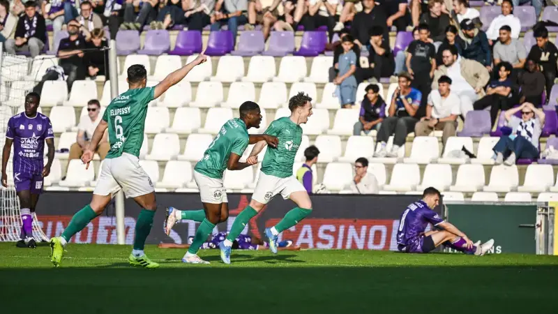 Hoofdafbeelding voor artikel Lommel zet Beerschot makkelijk…