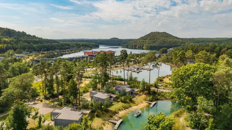 Hoofdafbeelding voor artikel LRM verkoopt Terhills Resort…