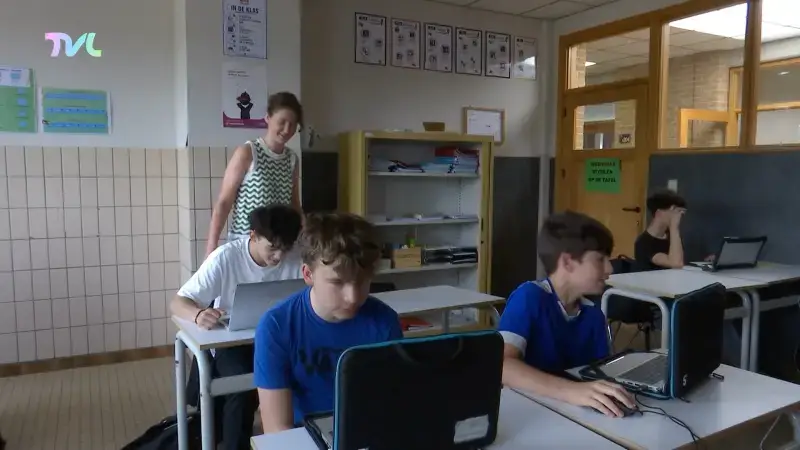Hoofdafbeelding voor artikel 1.300 schooldirecteurs fluiten…