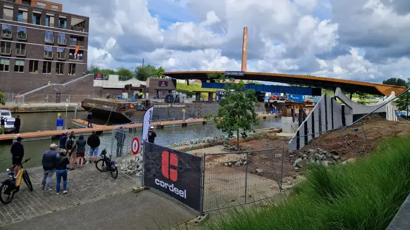 Hoofdafbeelding voor artikel Nieuwe brug moet trekpleister…