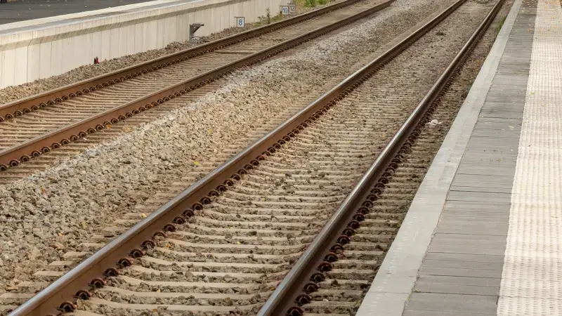Hoofdafbeelding voor artikel Trein botst op tractor in…