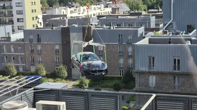 Hoofdafbeelding voor artikel Maserati zweeft boven centrum…