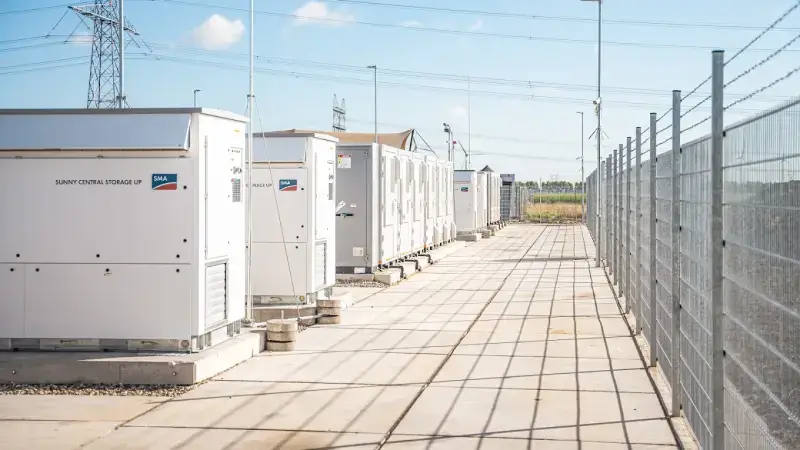 Hoofdafbeelding voor artikel Grootste batterijpark van…