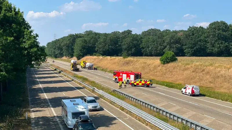 Hoofdafbeelding voor artikel Brandende tankwagen verspert…