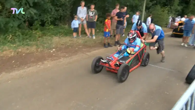 Zeepkistenrace Zelem zorgt voor spectaculaire beelden