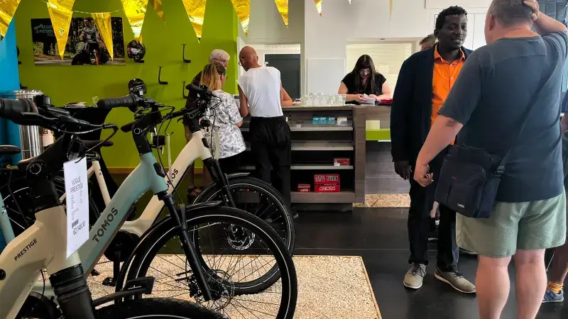 Zinvolle dagbesteding in Hechtel-Eksel: fietsen en scooters betaalbaar herstellen voor iedereen