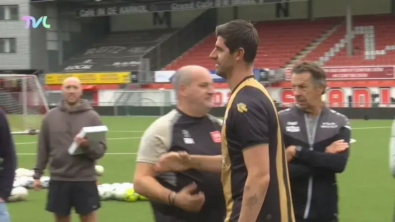 Hoofdafbeelding voor artikel Bondscoach Mark van Bommel:…