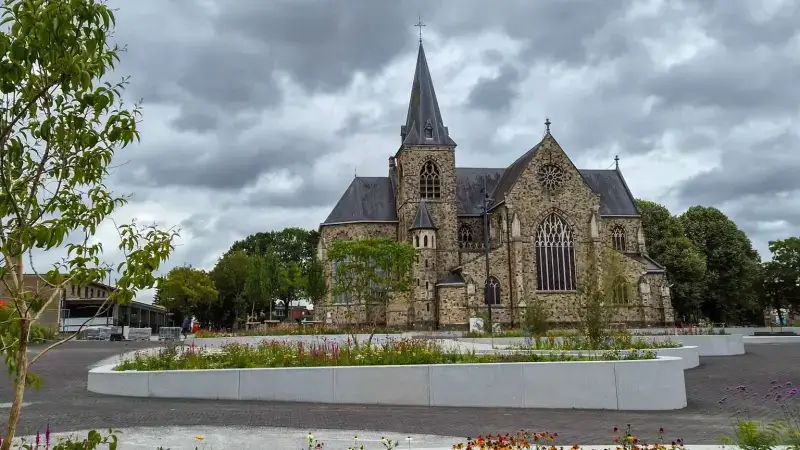 Hoofdafbeelding voor artikel Vernieuwd centrum in As feestelijk…