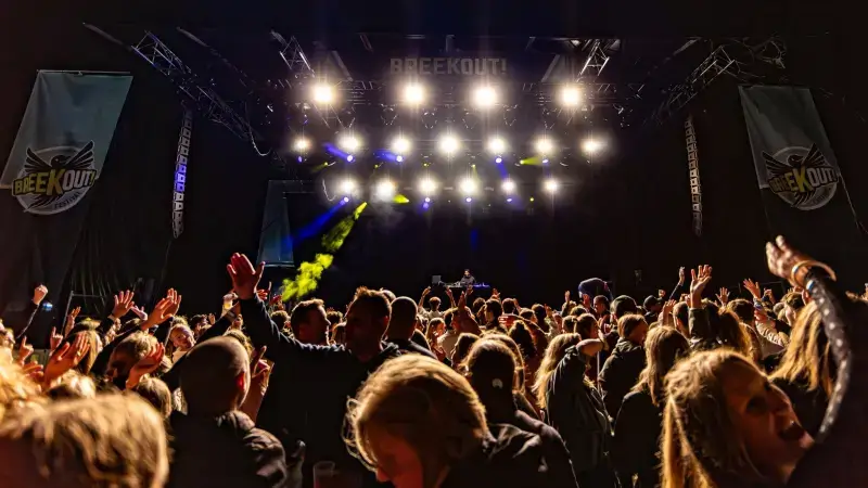 Hoofdafbeelding voor artikel The Scabs, DI-RECT en Hooverphonic…
