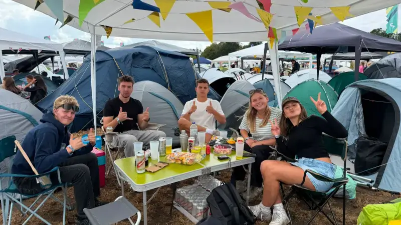 Hoofdafbeelding voor artikel LIVEBLOG - De sfeer zit al…