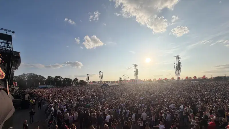 Hoofdafbeelding voor artikel LIVEBLOG: Zara Larsson lokt…