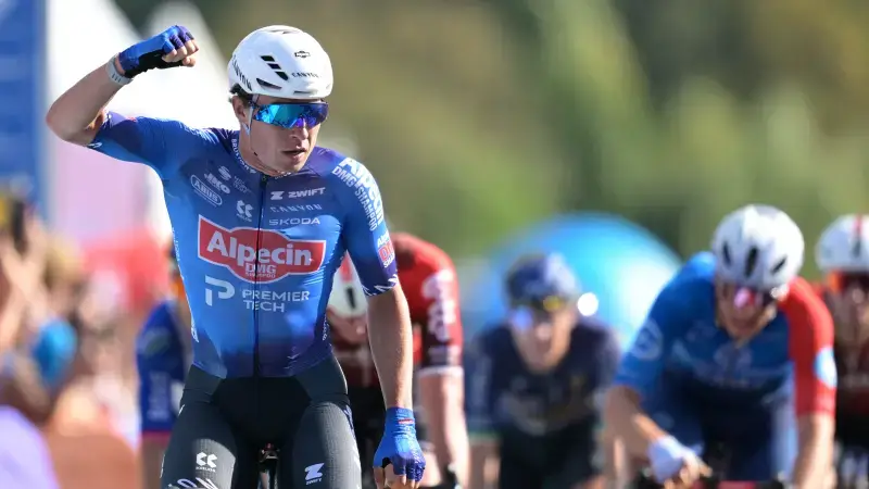 Hoofdafbeelding voor artikel Philipsen sprint naar zege…