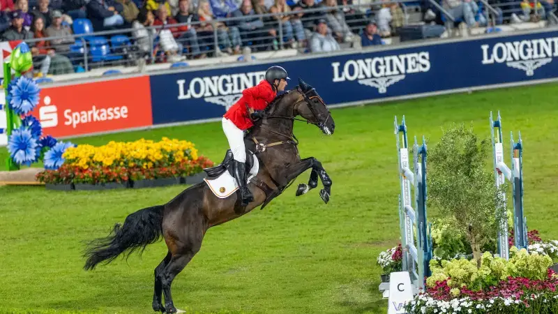 Hoofdafbeelding voor artikel Nicola Philippaerts springt…