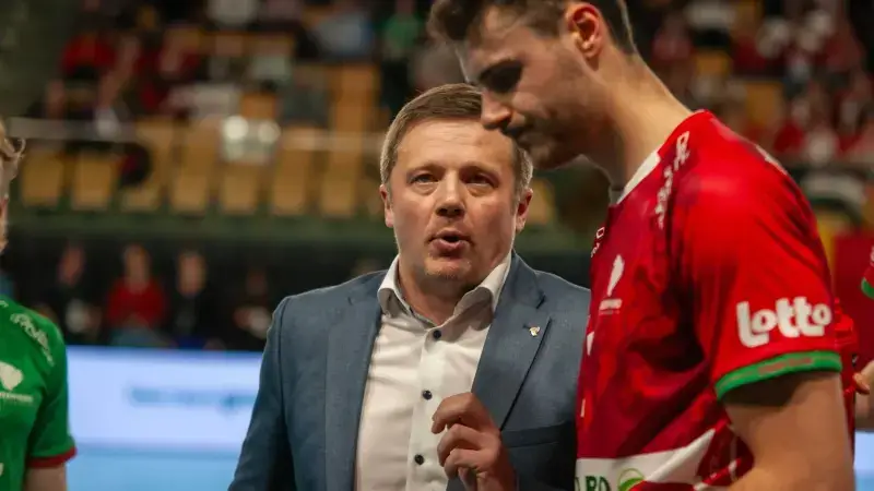 Landskampioen Maaseik zoekt nieuwe coach na gezondheidsproblemen Woicki: "Dit is een klap"