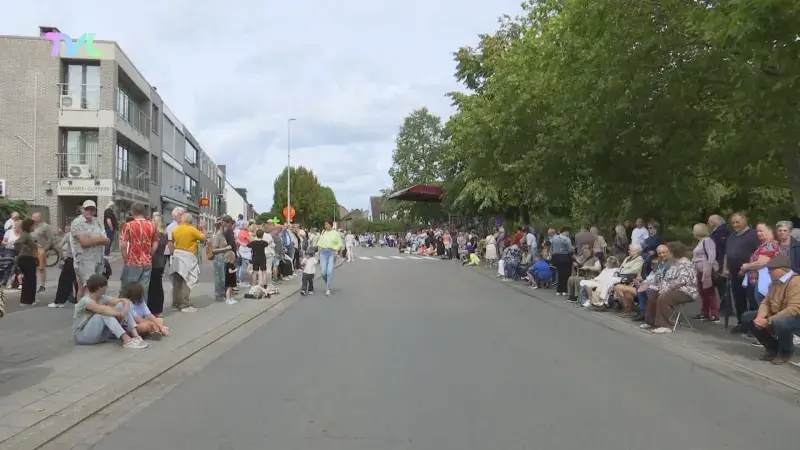 Hoofdafbeelding voor artikel Heksenstoet kleurt Banneuxwijk…