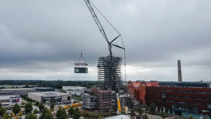 Hoofdafbeelding voor artikel Nieuwe skybox boven op schachtbok…