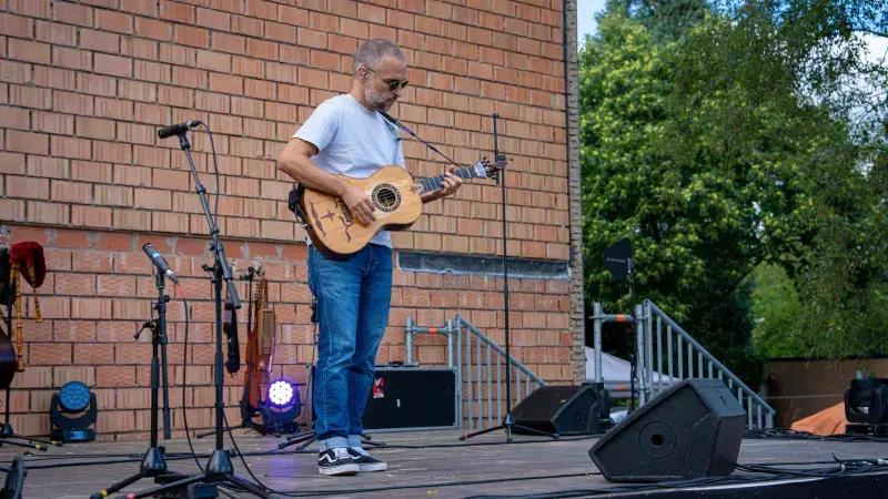 Hoofdafbeelding voor artikel Portugese muzikant maakt met…