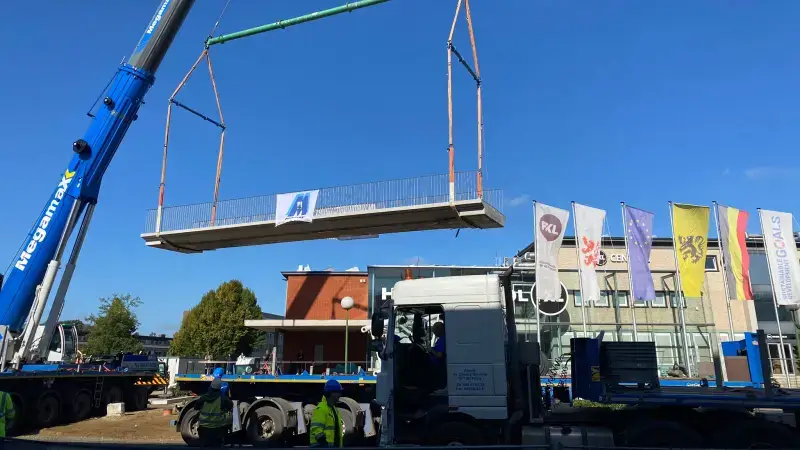Hoofdafbeelding voor artikel Spectaculaire beelden: brug…