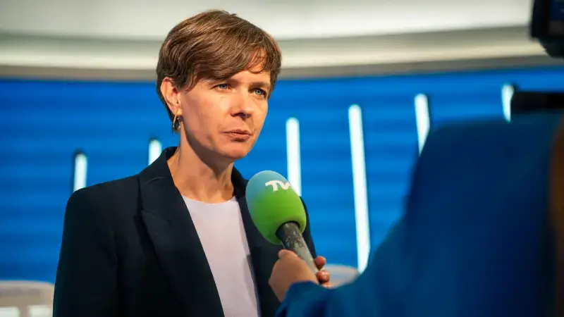 Hoofdafbeelding voor artikel Mediaminister Van Achter in…