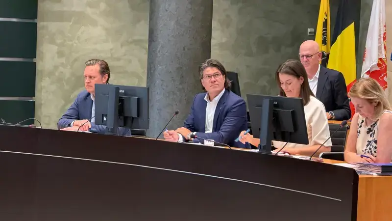 Hoofdafbeelding voor artikel Oppositie eist volledige inzage…