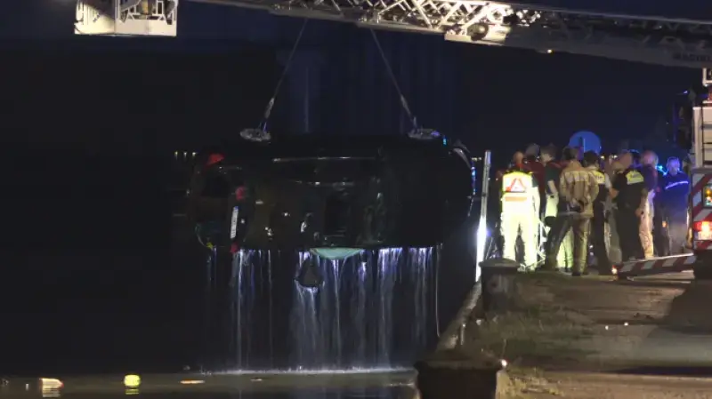 Hoofdafbeelding voor artikel Auto belandt in kanaal in…