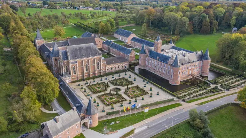 Hoofdafbeelding voor artikel Bloemenkunst kleurt Alden…
