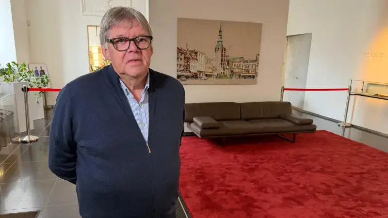 Hoofdafbeelding voor artikel Vandenhove kritisch over politiefussies:…