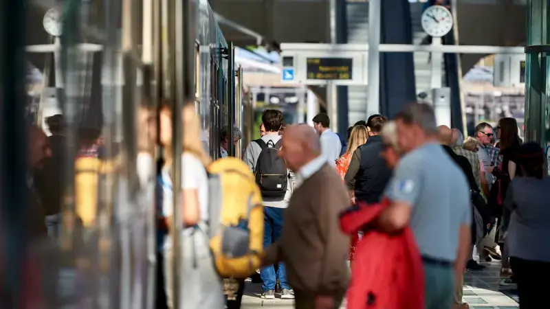 Hoofdafbeelding voor artikel Vroegere en latere treinen…
