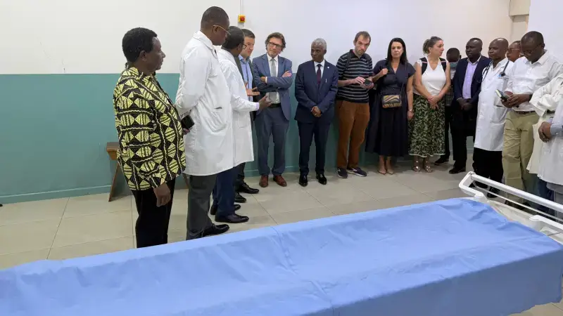 Hoofdafbeelding voor artikel Ziekenhuis Lubumbashi kijkt…