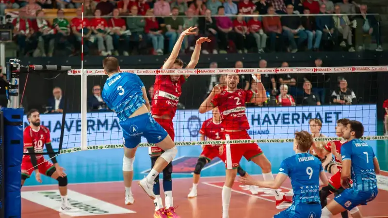 Hoofdafbeelding voor artikel Maaseik en Achel onderuit…