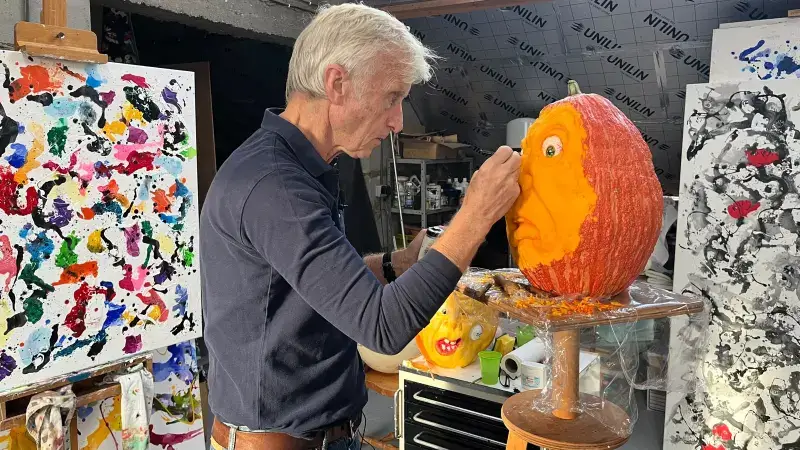 Hoofdafbeelding voor artikel Hasselaar maakt ludieke kunstwerken…