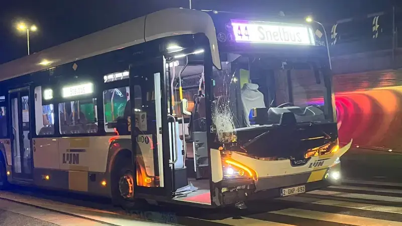 Hoofdafbeelding voor artikel Ongeval met bus aan Hasselts…