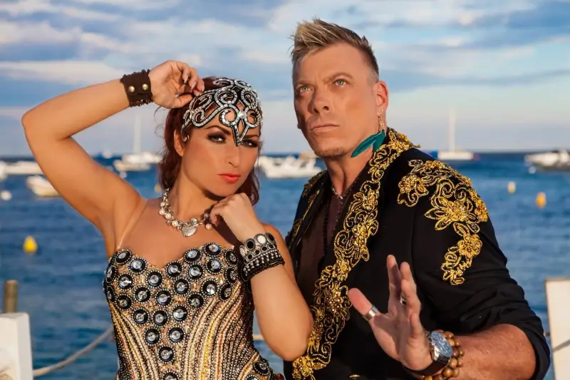 Bekijk hier de nieuwe videoclip van 2 Fabiola