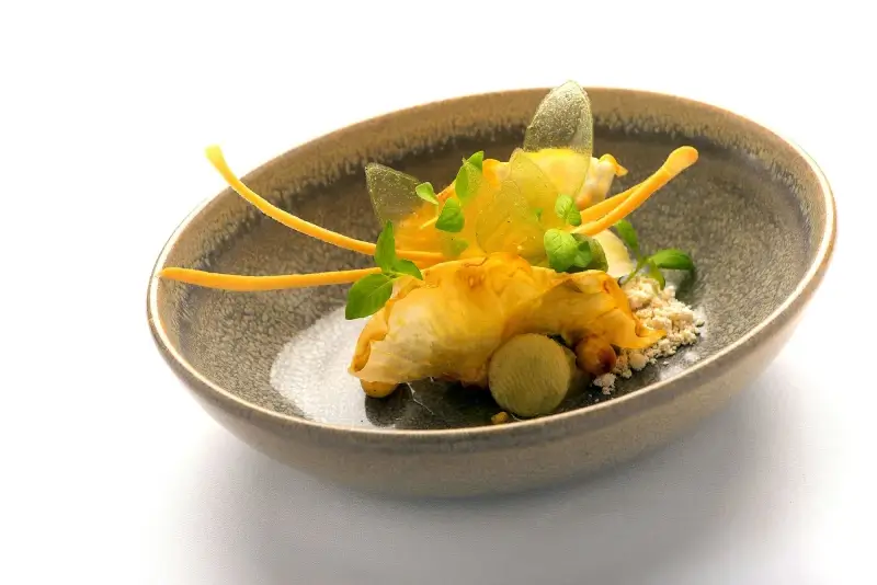 Toprecepten van sterrenchefs: Ralf Berendsen van La Source maakt een Waldorf-salade