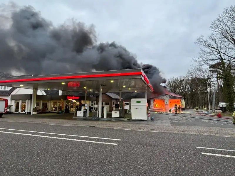 Zware brand in loods net over de grens met Bocholt