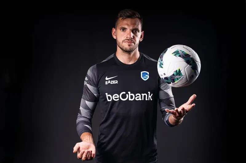 Hendrik Van Crombrugge tekent contract voor 3 jaar bij KRC Genk