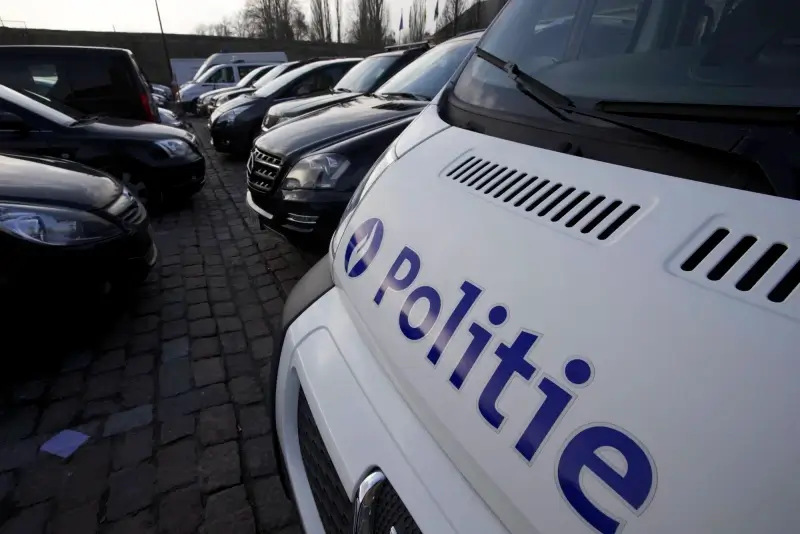 Politie pakt verdachte meerdere diefstallen op nadat getuigen hem zien vluchten met kassa
