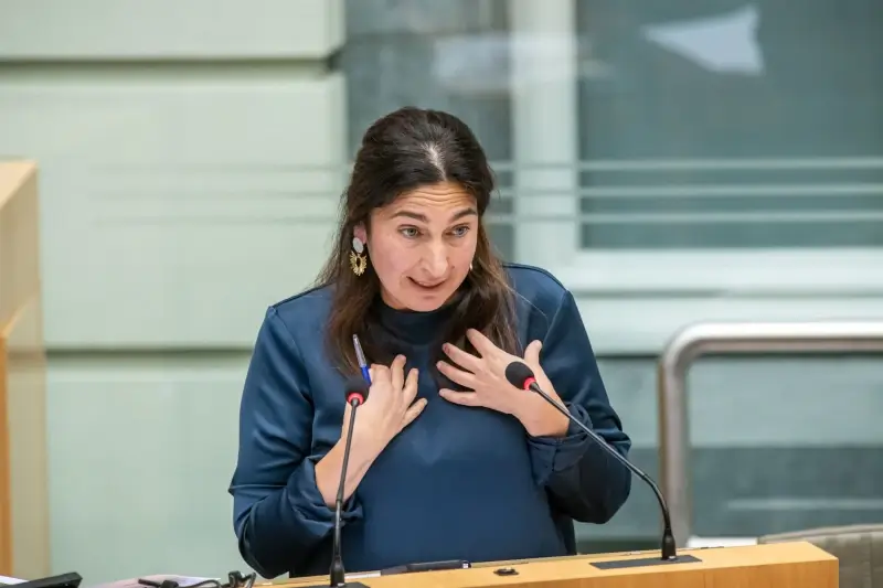 Onderwijsminister Demir reageert op open brief over gedragsproblemen op school