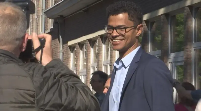 Bright Adiyia naar tweede ronde voorzittersverkiezingen Groen