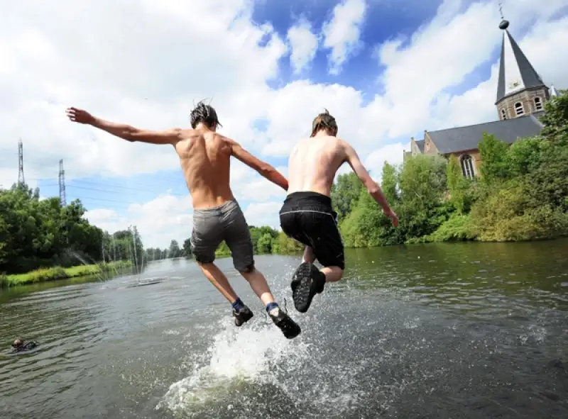 Spring mee voor een betere waterkwaliteit tijdens de Big Jump