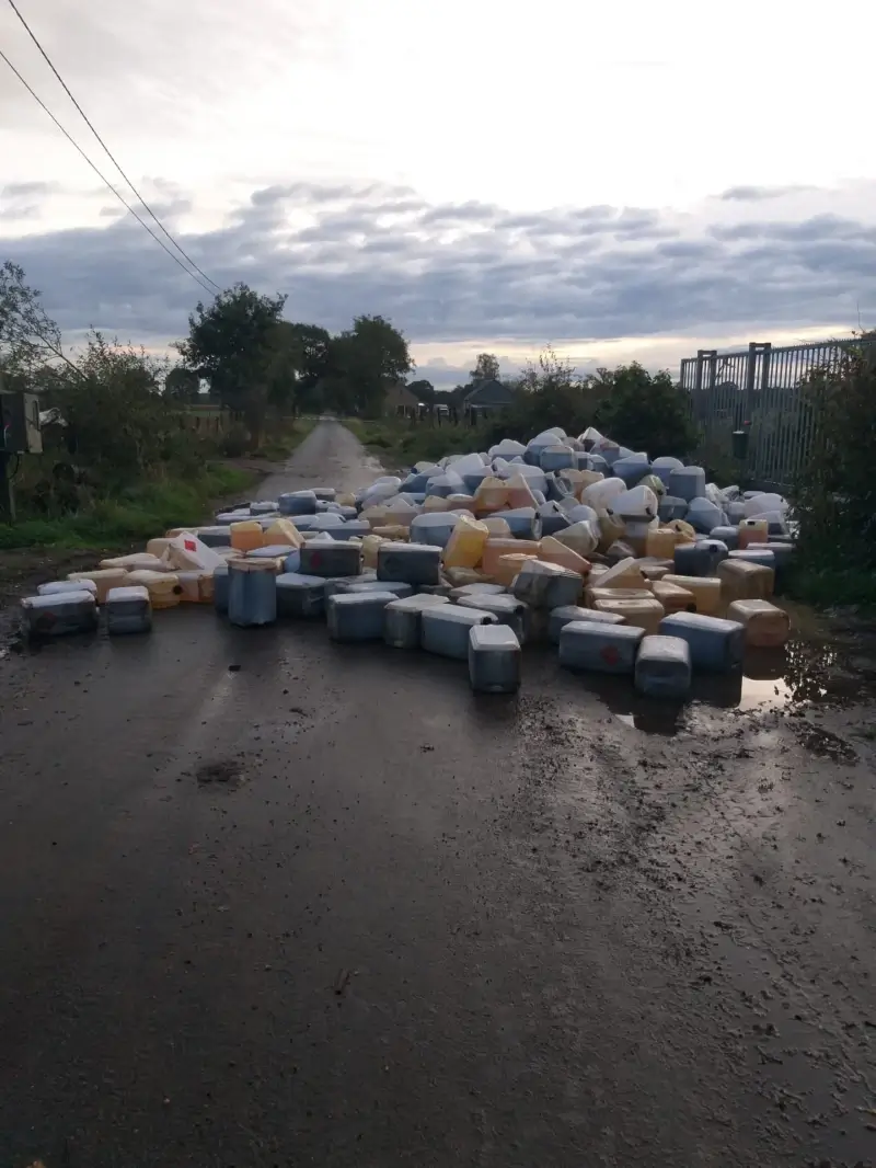 Postbode vindt 436 vaten met drugsafval in Bocholt