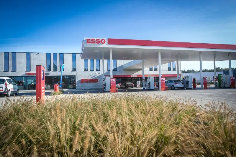 Group Bruno plaatst AED-toestel in al zijn tankstations