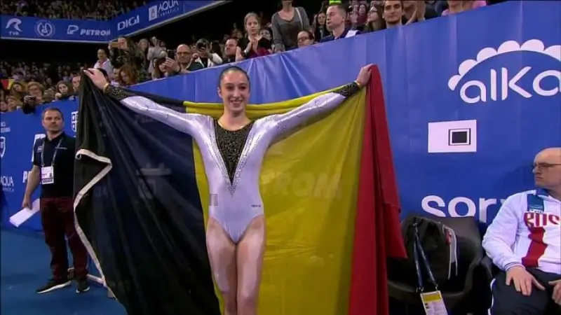 Truiense Nina Derwael eerste Belgische in toestelfinale op WK turnen