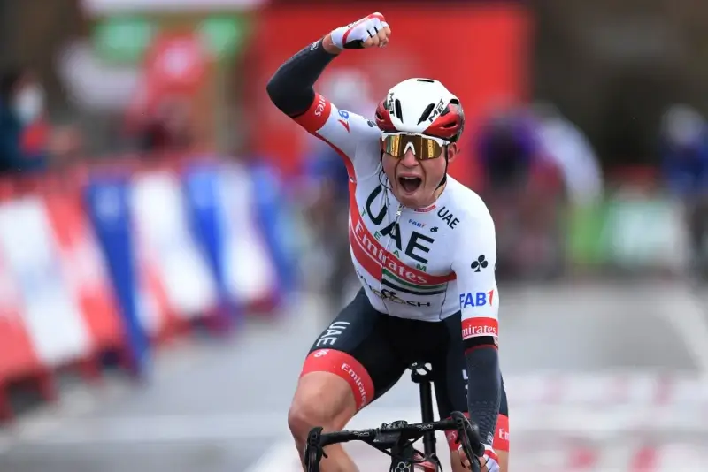 Beresterke Jasper Philipsen wint langste etappe in de Vuelta