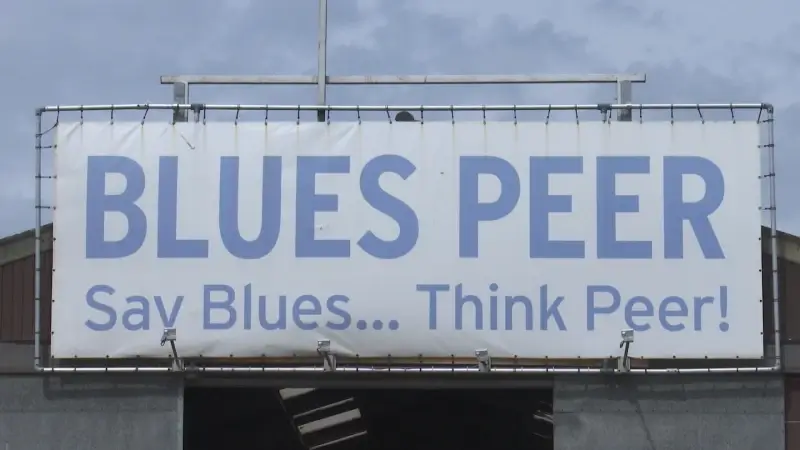 Man met levenslang rijverbod raast dronken voorbij Blues Peer