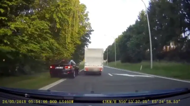 Verkeersagressie in Diepenbeek: bestelwagen rijdt wagen van de baan