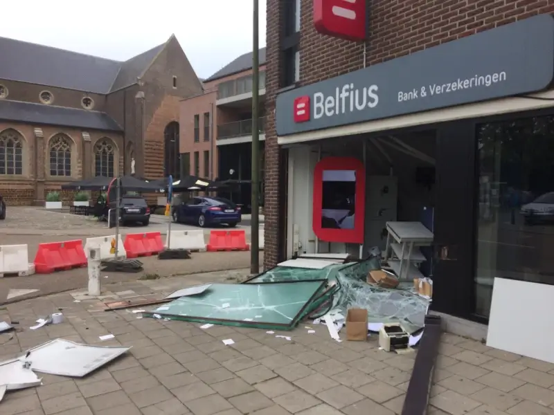 Ramkraak op bankkantoor in Halen