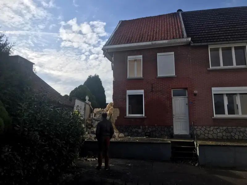 Gevel van woning ingestort in Riemst