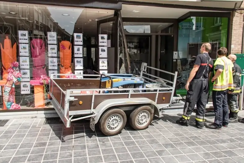 Aanhangwagen ramt etalage in Sint-Truiden